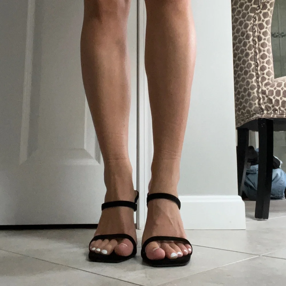 Miss Lola black mule heels - Picture 4 of 4